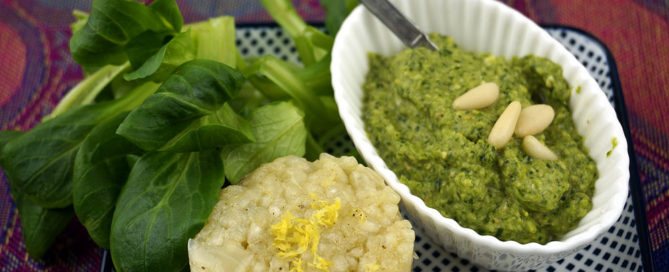 Feldsalat-Pesto und Zitronenpesto