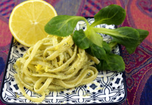 Feldsalat-Pesto mit Linguine