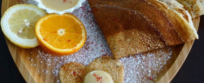 Süße vegane Crêpes mit Lemon-Orange-Curd